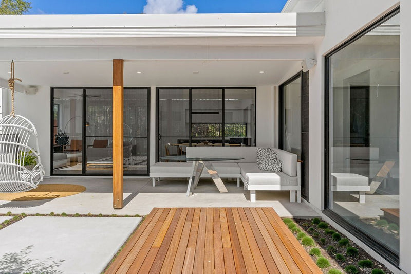Load image into Gallery viewer, Blackbutt Decking Timber
